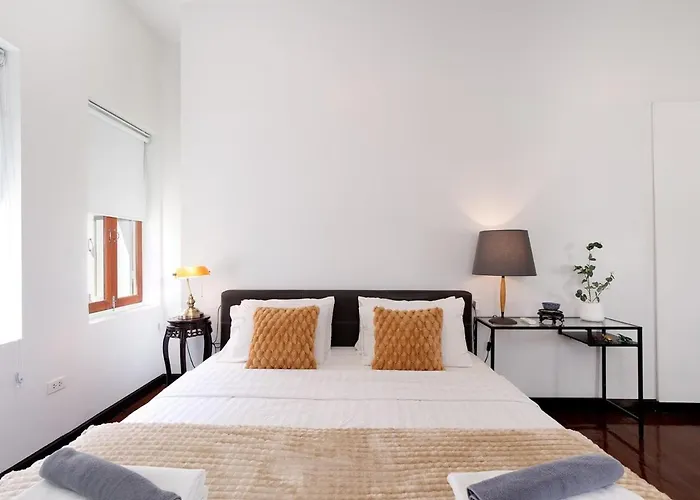 Spacious Heritage Family In 度假居